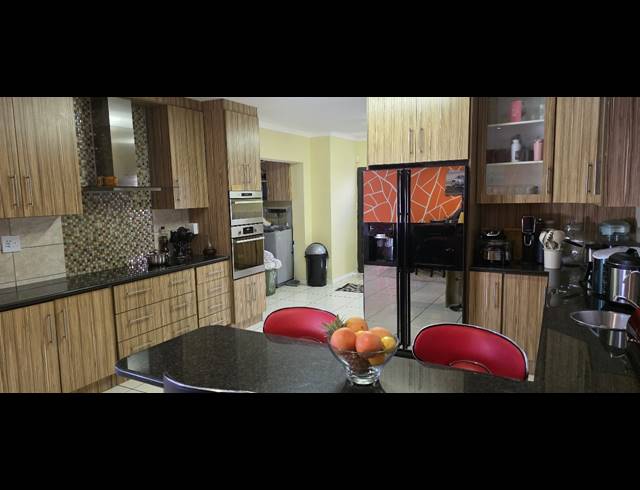 3 BEDROOM HOUSE FOR SALE IN SAFARI GARDENS